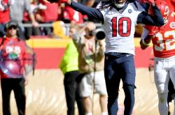 开云体育登录-教练战术变化多端，确保球队获胜