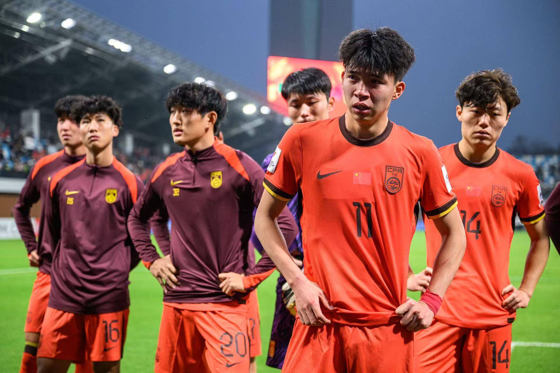 国内足球联赛球队表现获得一致好评
