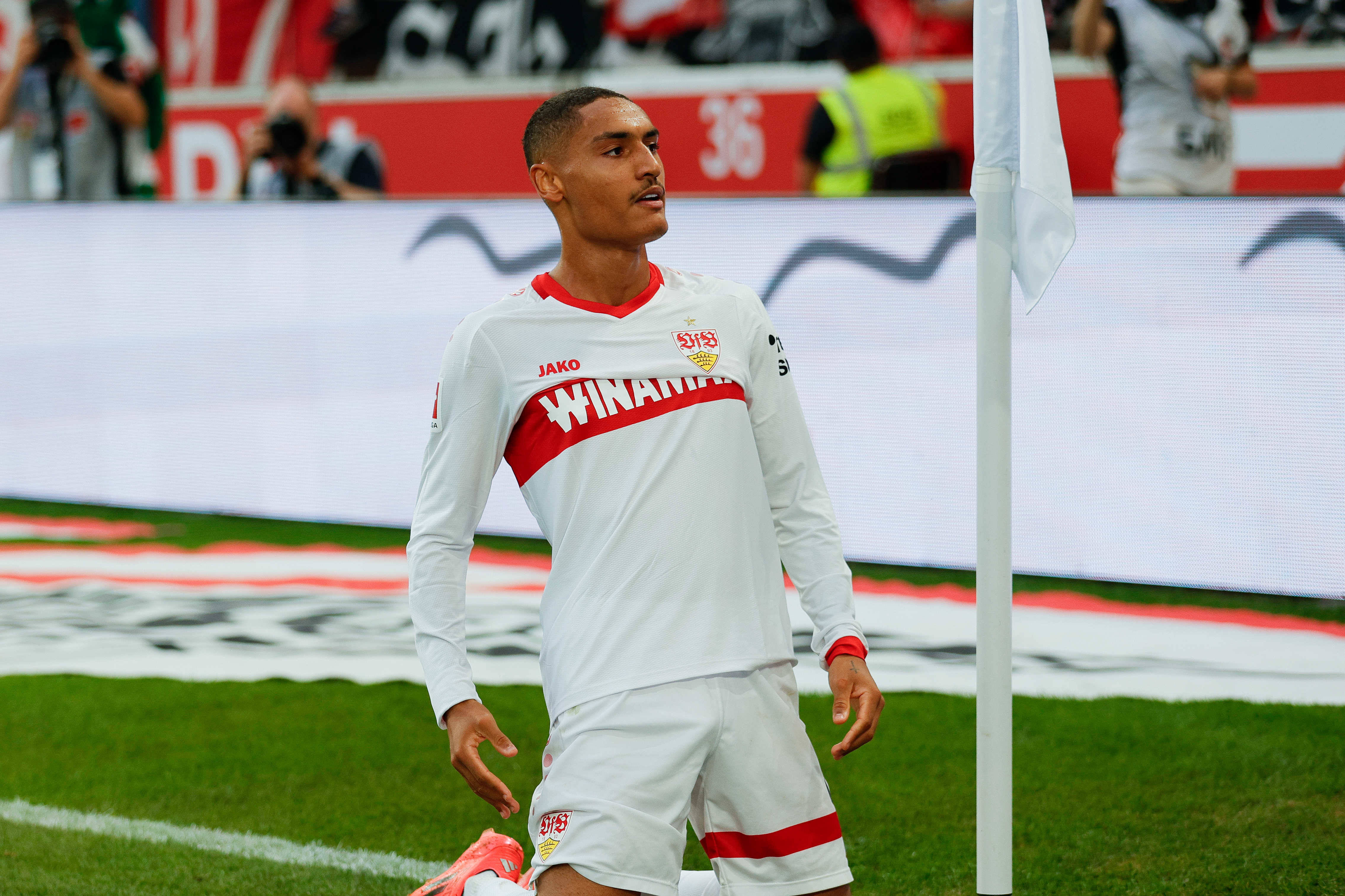 斯图加特迟到绝杀，取得突破性胜利的简单介绍