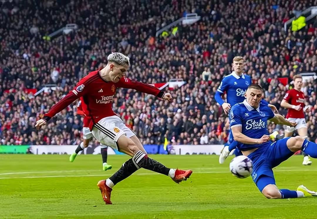 利物浦球星加盟多特蒙德，助力球队冲击德甲冠军的简单介绍