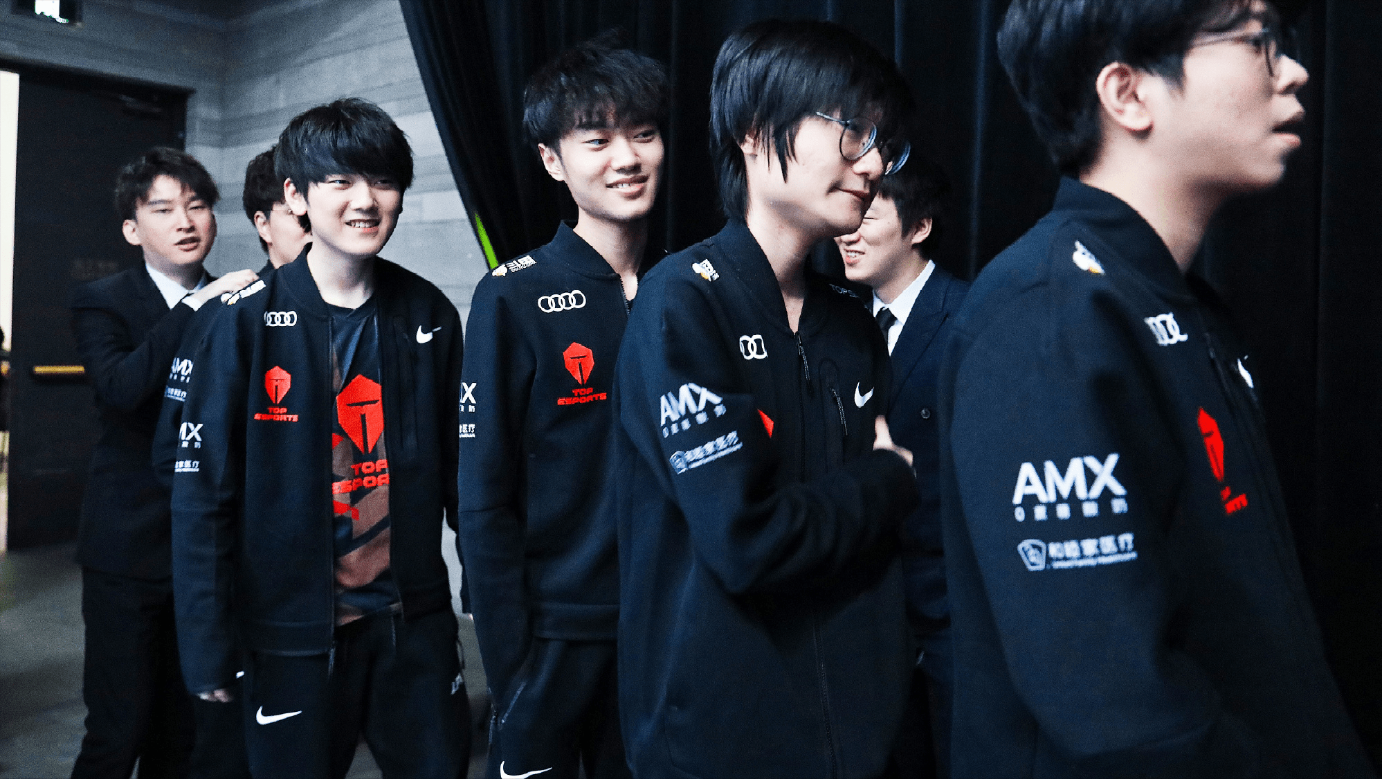 顶级足球赛场，东家难迎客队挑战