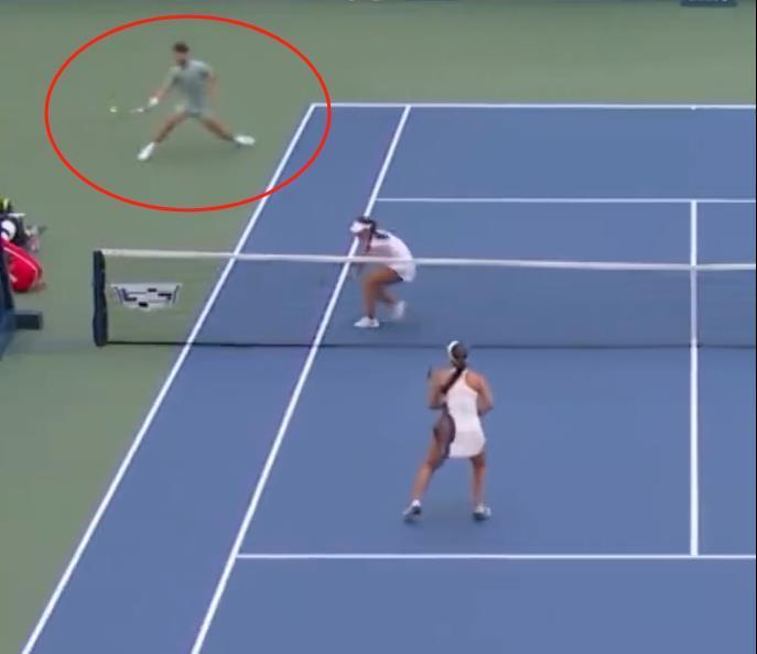 关于世界网球队血洗美国网球队，阿尔卡拉斯制霸全场的信息