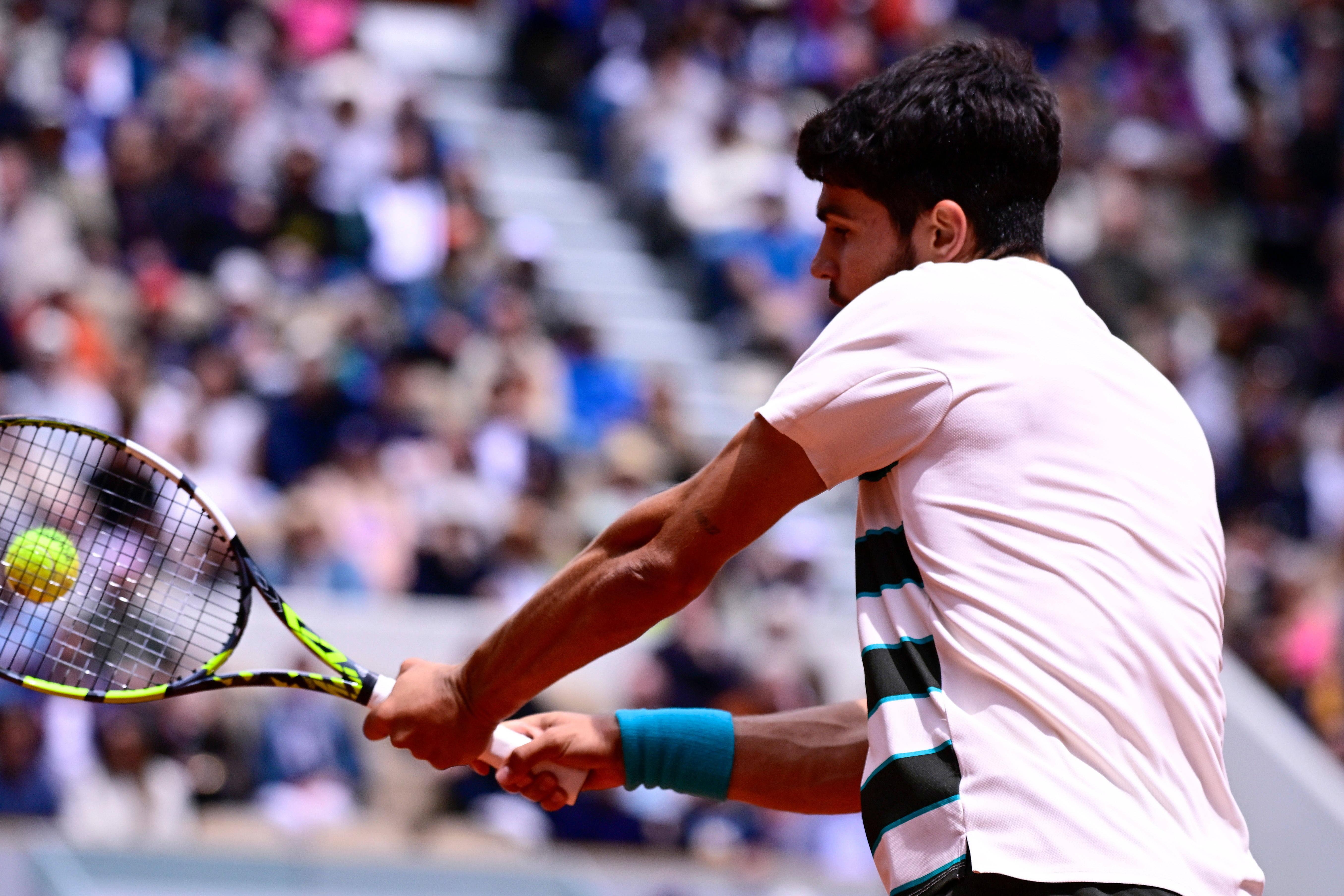 西班牙网球队血洗法国网球队，阿尔卡拉斯关键制胜的简单介绍