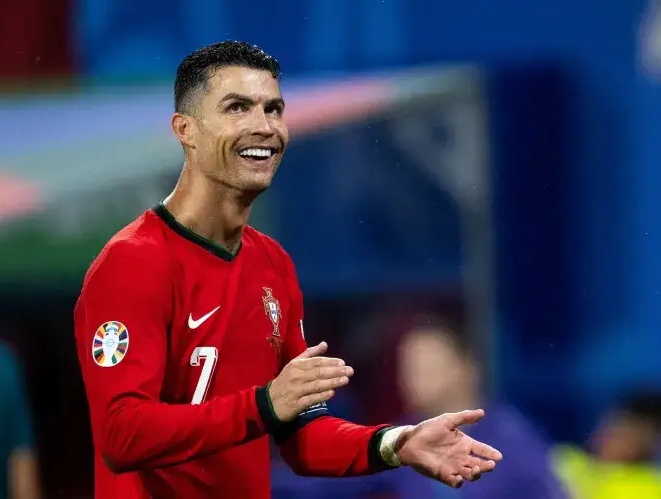 西班牙逆转土耳其，C罗打破历史纪录的简单介绍