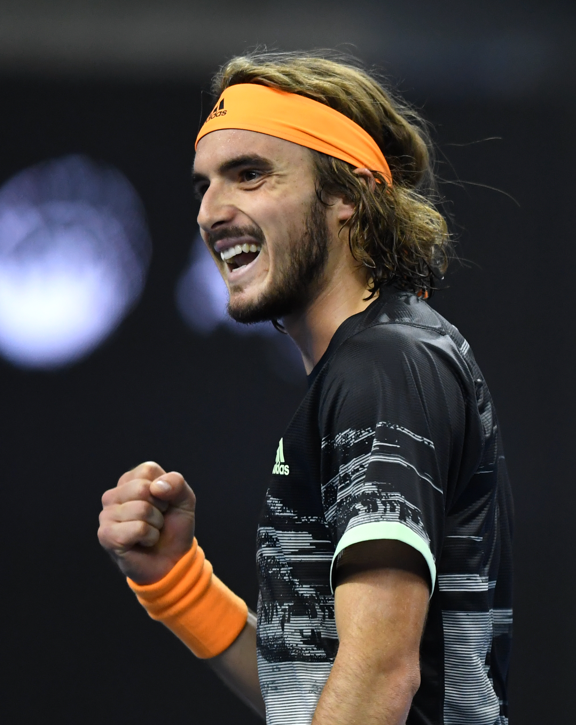 欧洲网球队轻取英国网球队，西西帕斯高光表现的简单介绍