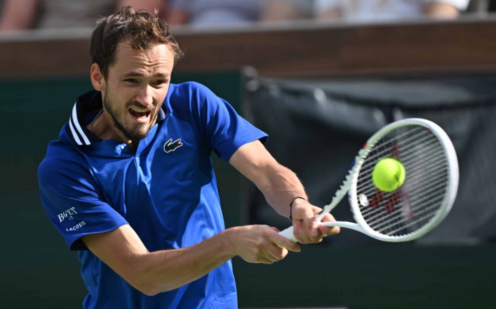 英国网球队力克澳大利亚网球队，梅德韦杰夫统治全场