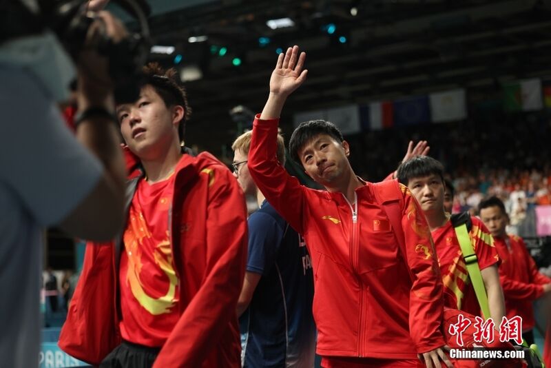 法国队鏖战奥地利队，马龙统治全场